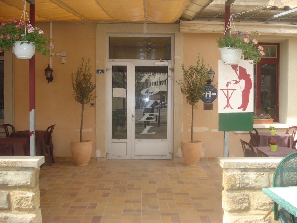 Le Terminus Hotel Tarascon Bagian luar foto