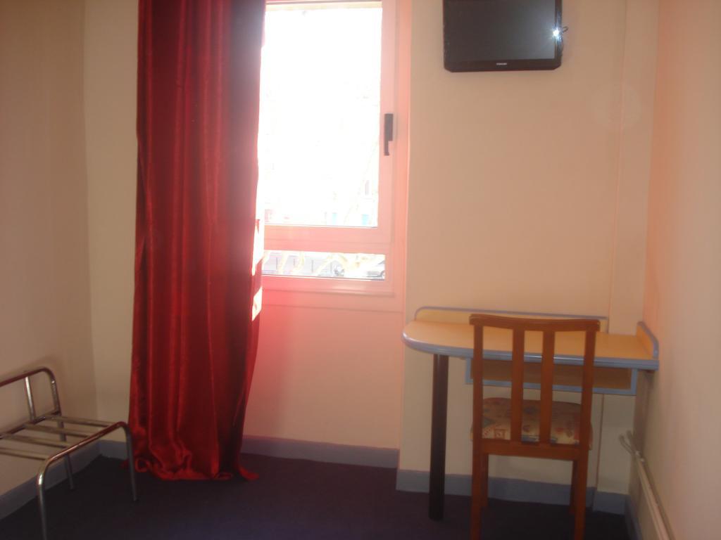 Le Terminus Hotel Tarascon Ruang foto