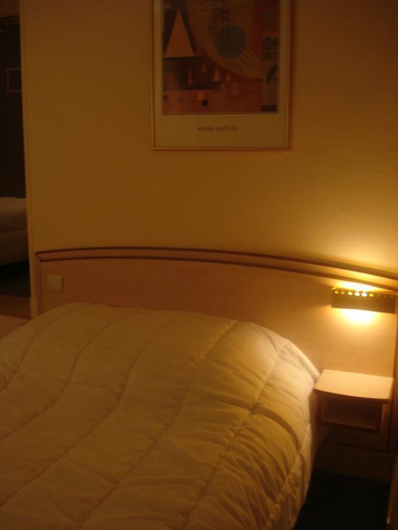 Le Terminus Hotel Tarascon Ruang foto