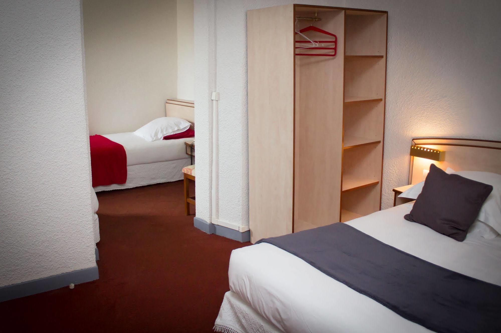 Le Terminus Hotel Tarascon Bagian luar foto